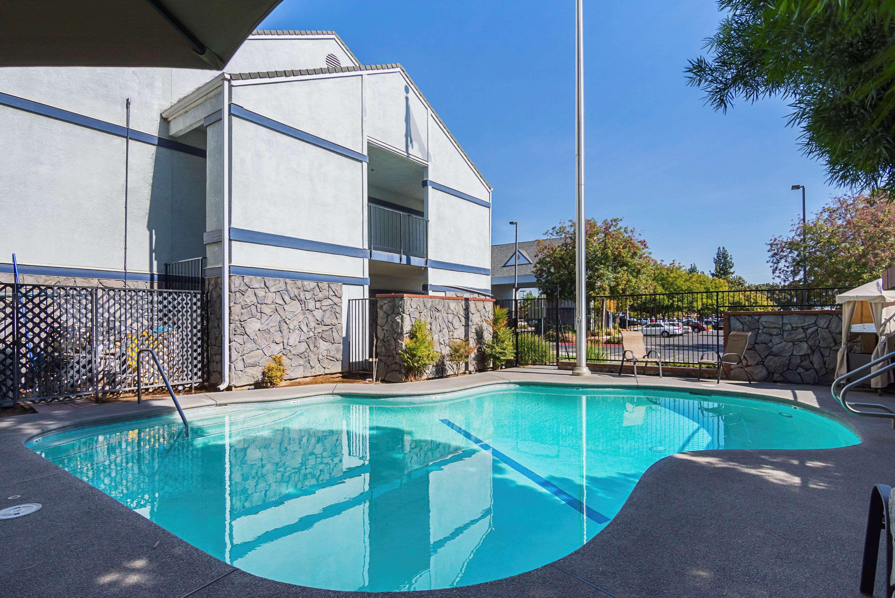 Quality Inn Fresno Yosemite Airport Экстерьер фото