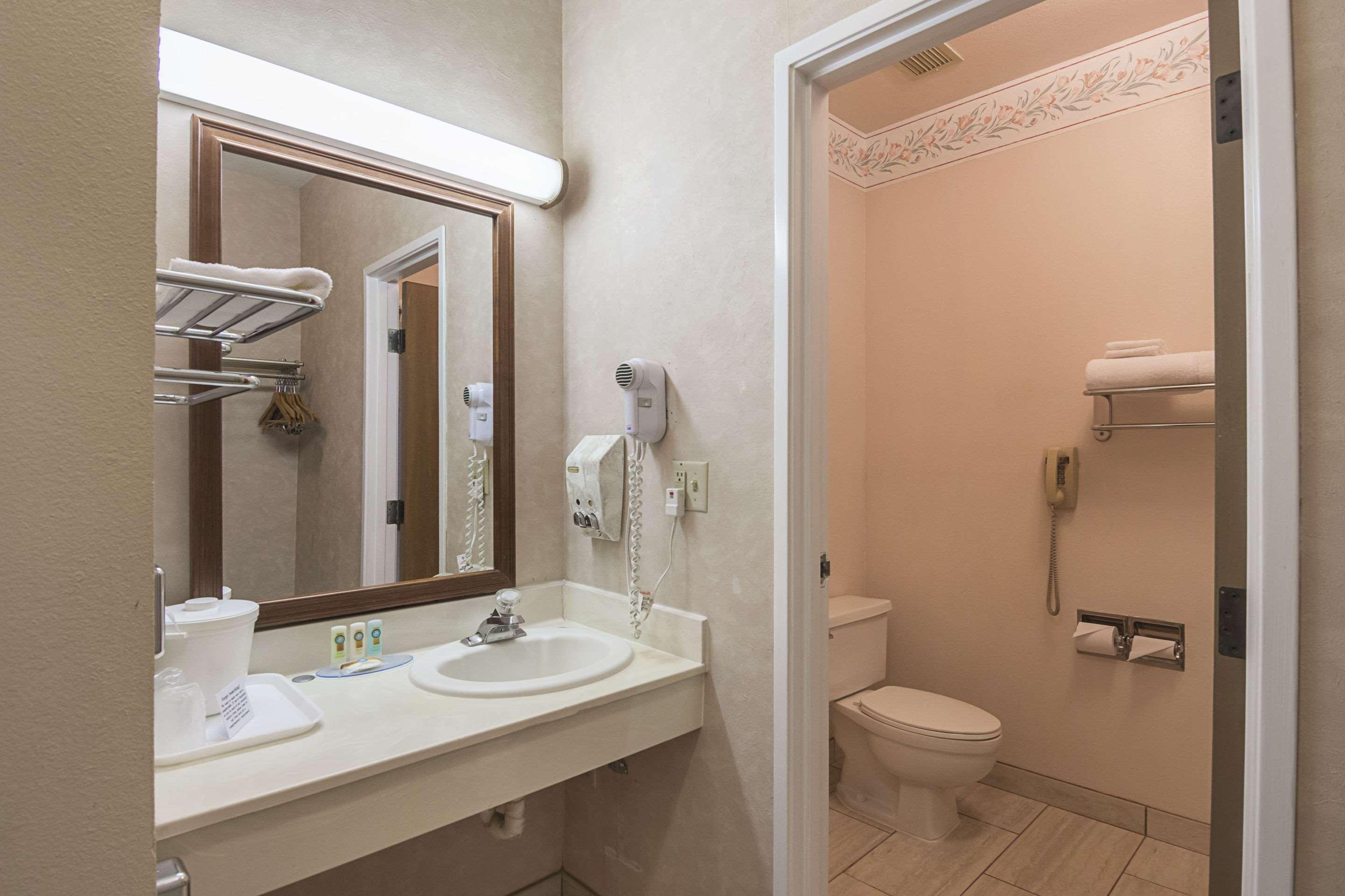 Quality Inn Fresno Yosemite Airport Экстерьер фото