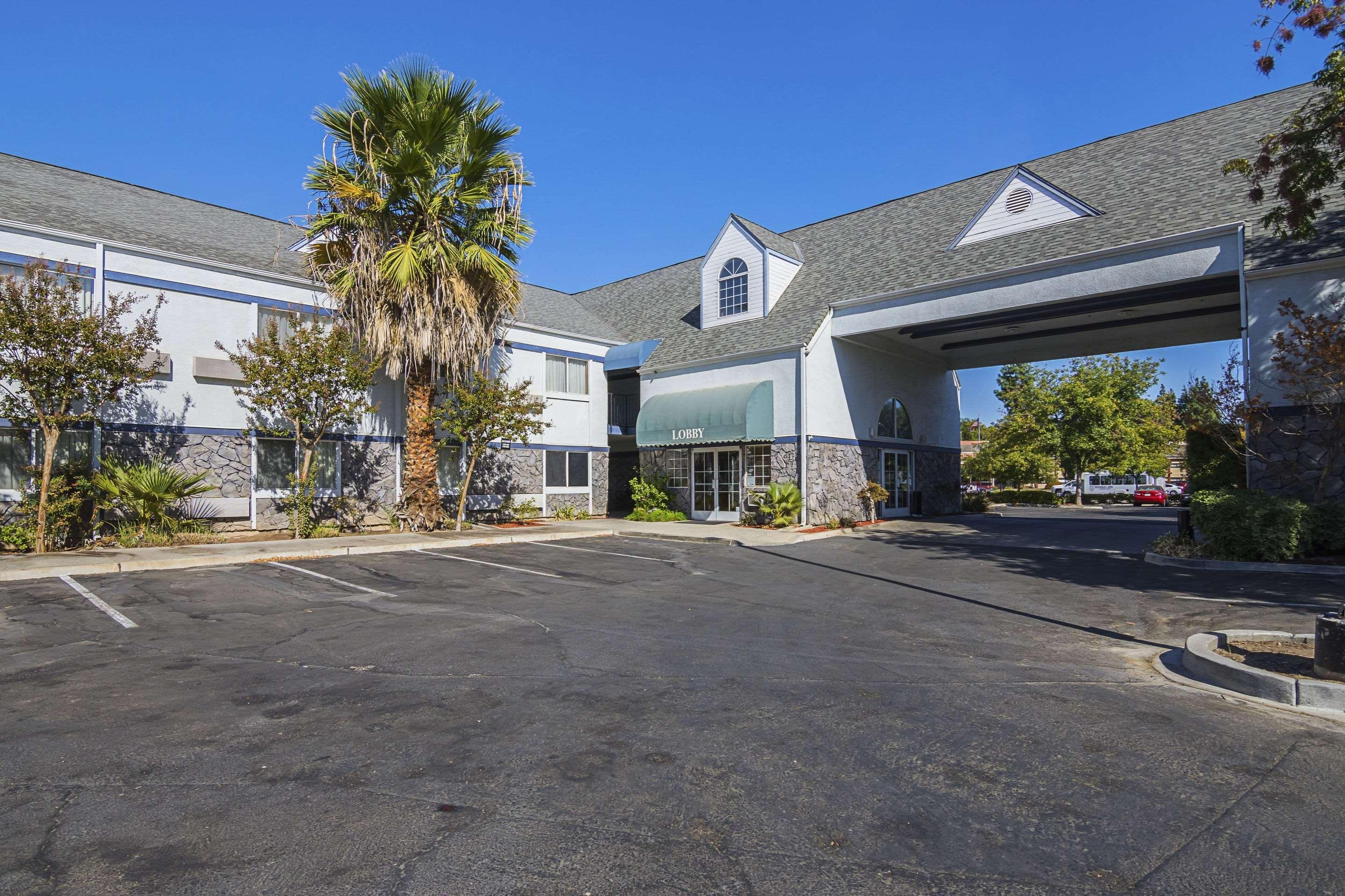Quality Inn Fresno Yosemite Airport Экстерьер фото