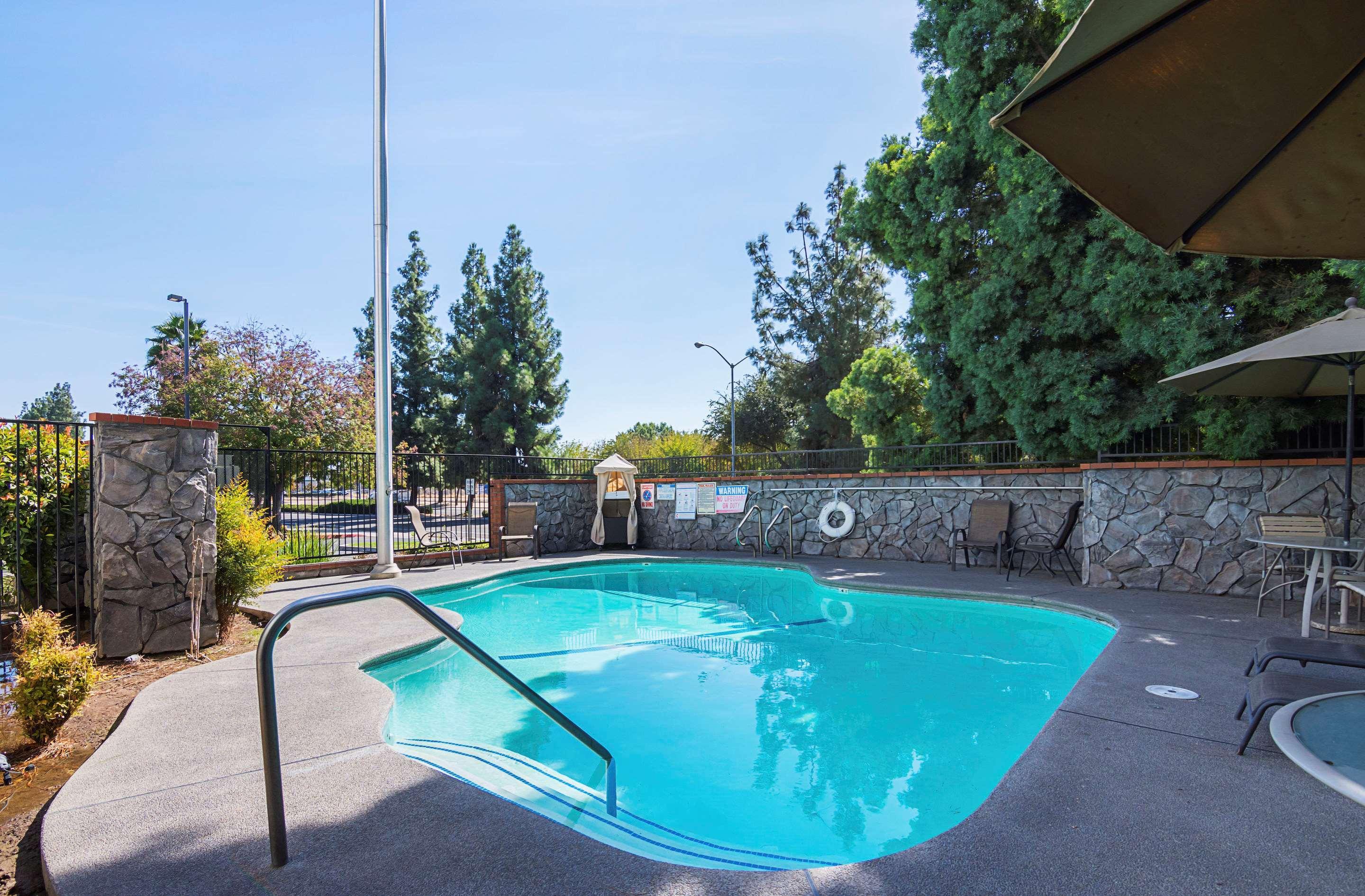 Quality Inn Fresno Yosemite Airport Экстерьер фото