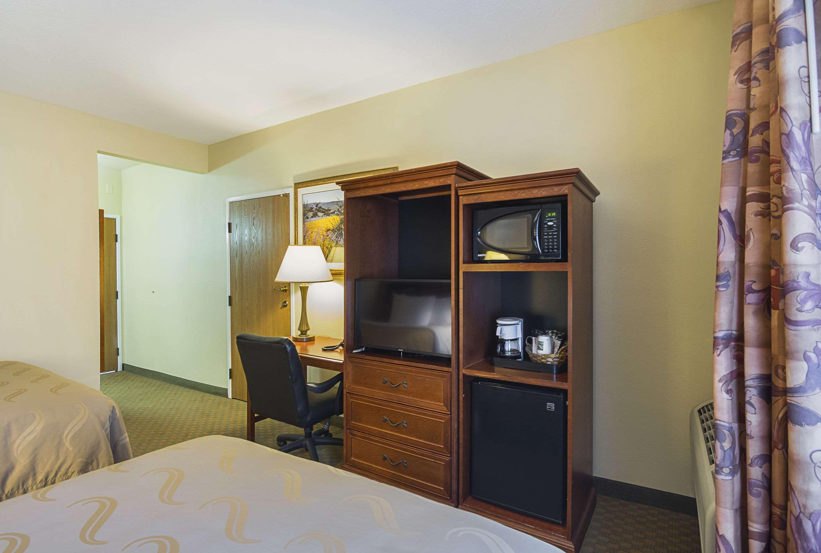 Quality Inn Fresno Yosemite Airport Экстерьер фото