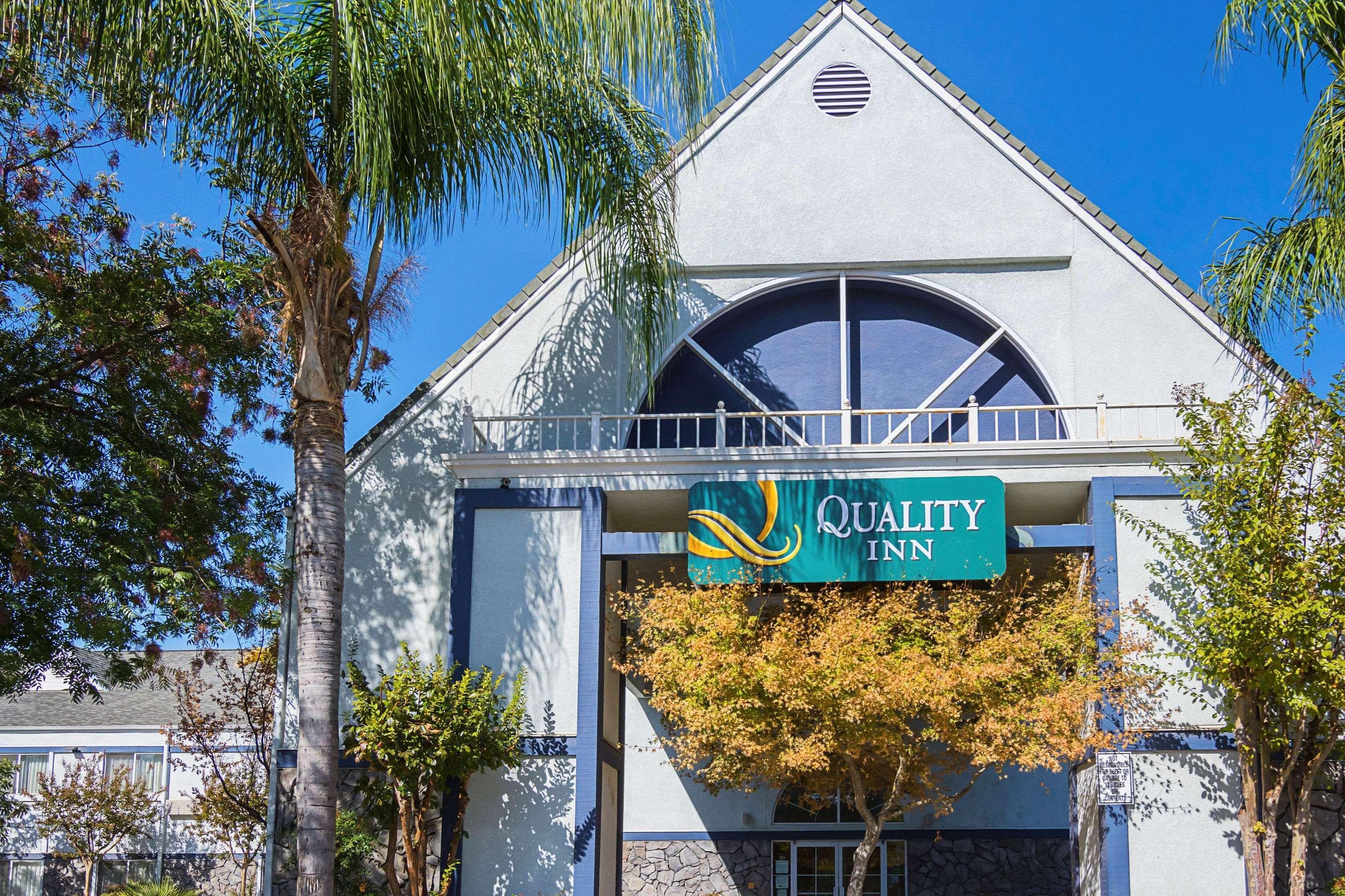 Quality Inn Fresno Yosemite Airport Экстерьер фото
